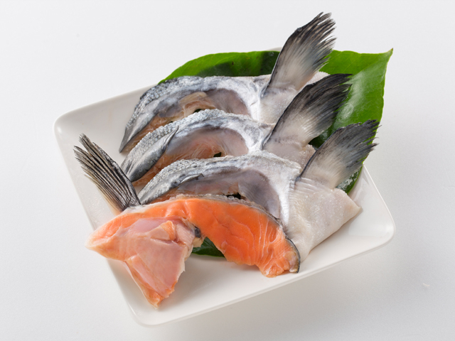 漁太郎 鮭魚下巴/鹽漬鮭魚下巴<P>Salmon Collar/Seasoned Salmon Collar
