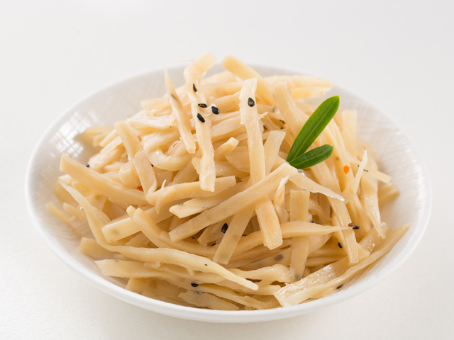 調味牛蒡絲<P>Burdock Root Salad