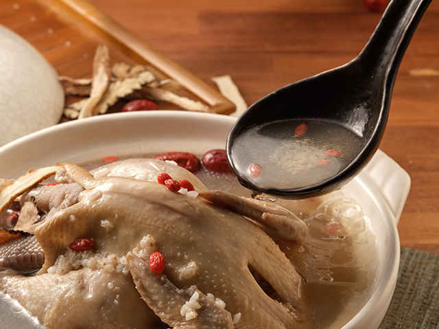 Braised Stuffed Chicken with Glutinous Rice