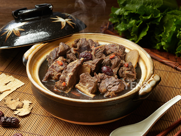 品元堂 藥膳羊肉爐<P>Lamb Soup With Chinese Herbs